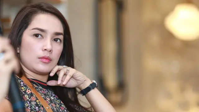 [Bintang] Ussy Sulistiawaty