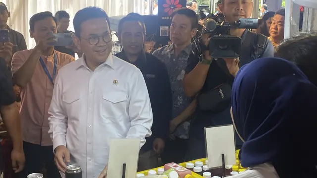 Kemendag menggelar pasar murah Ramadan dan Idul Fitri 1447 Hijriah sebagai upaya menyediakan kebutuhan masyarakat dengan harga terjangkau. (Foto: Liputan6.com/Immanuel Christian).