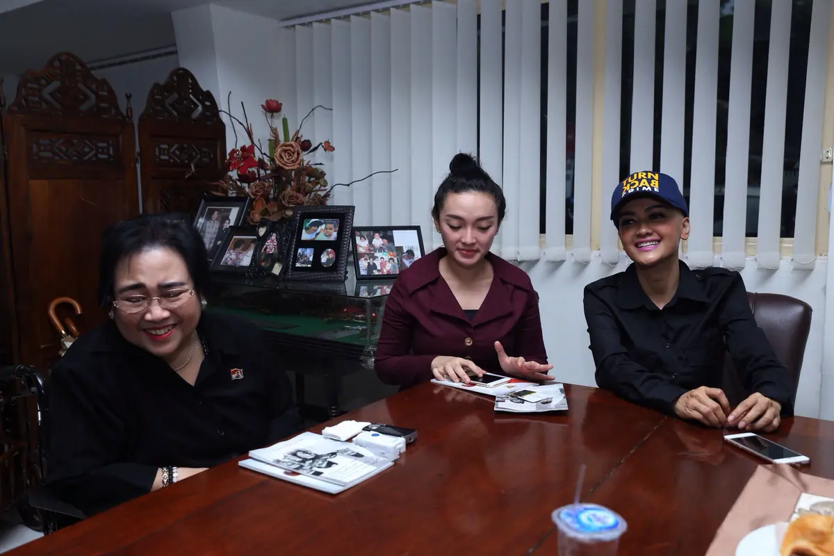 Rachmawati Soekarnoputri, Zaskia Gotik, dan Julia Perez