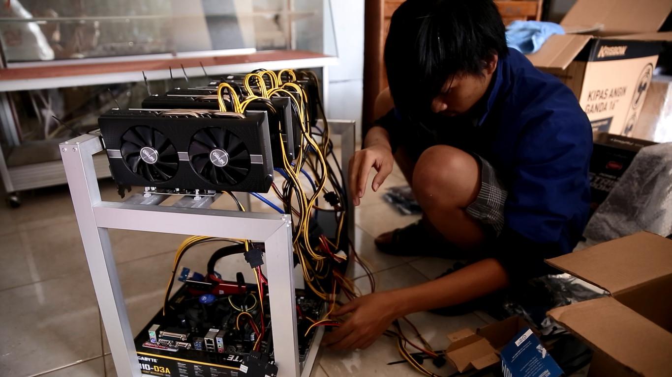 HEADLINE: Menambang Bitcoin, Kadang Untung Bisa Juga Buntung