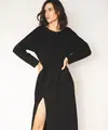 5 Fashion Item Untuk Menyamarkan Perut Buncit / copyright shutterstock
