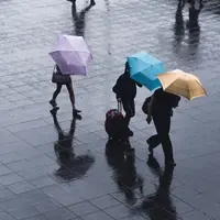 Ilustrasi hujan. (Photo by Ryoji Iwata on Unsplash)