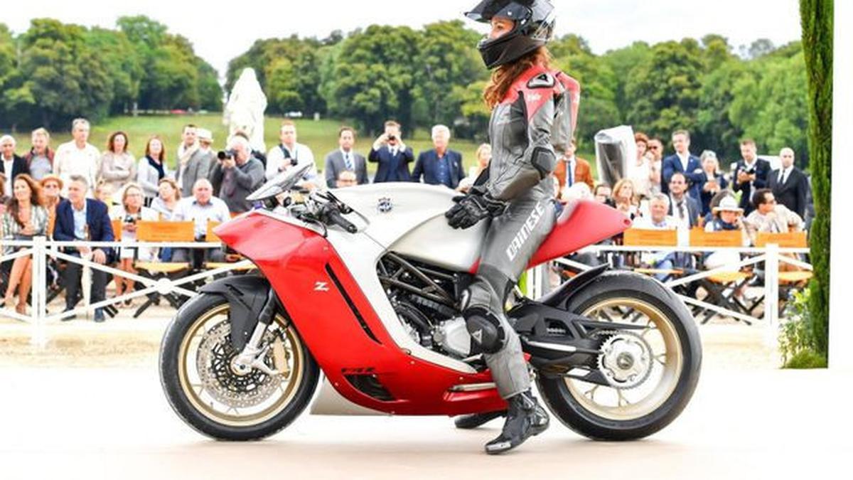 MV Agusta Льюис Хэмилтон