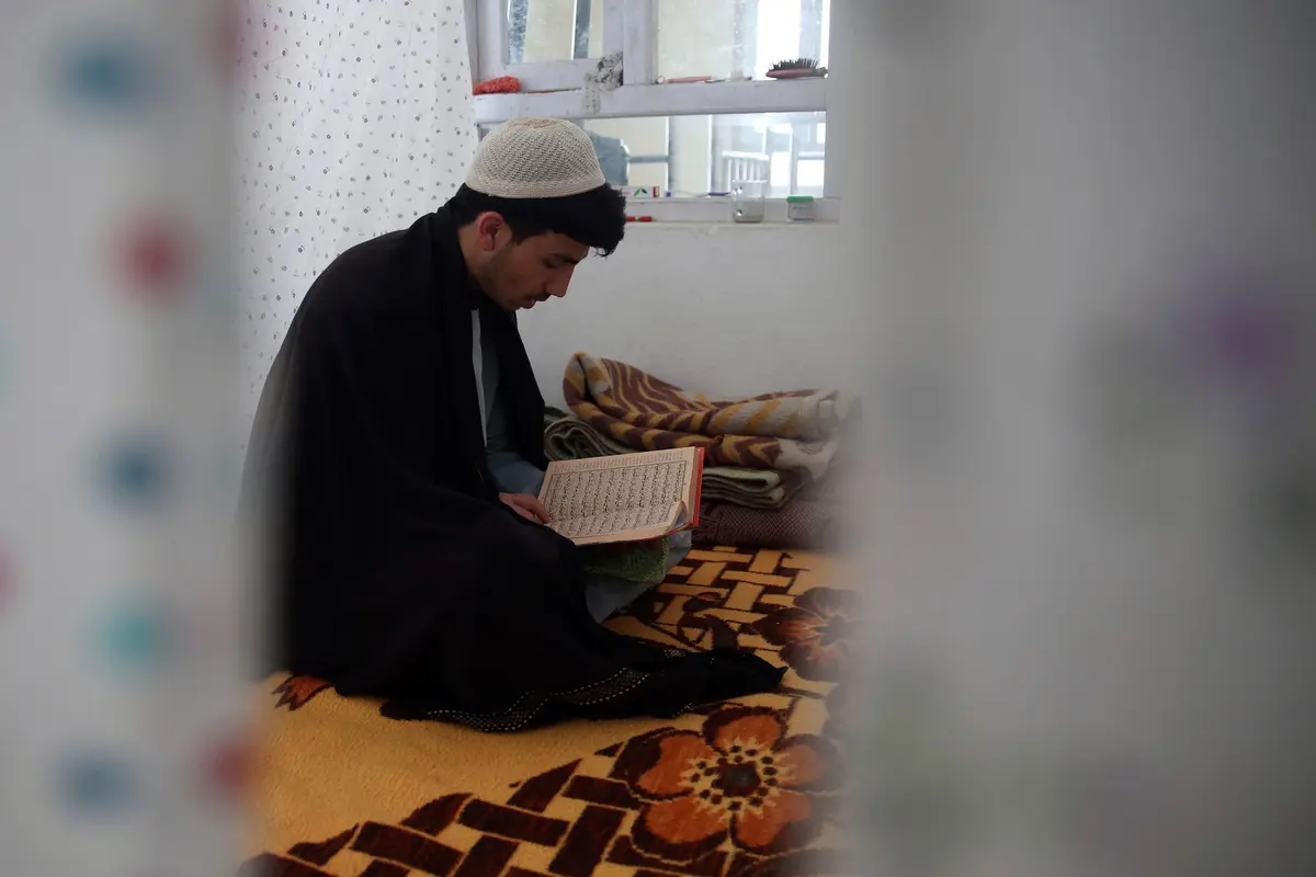 Intip Muslim Afghanistan Itikaf di Bulan Ramadan