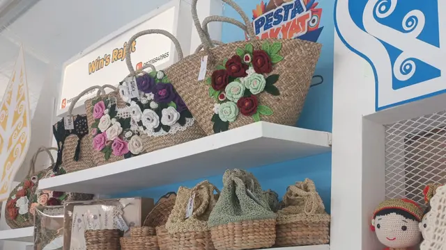 Wins Rajut Hasilkan Produk Handmade Kualitas