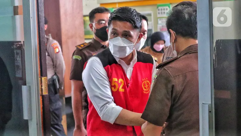 Eksepsi Kompol Chuck Putranto Ditolak Majelis Hakim