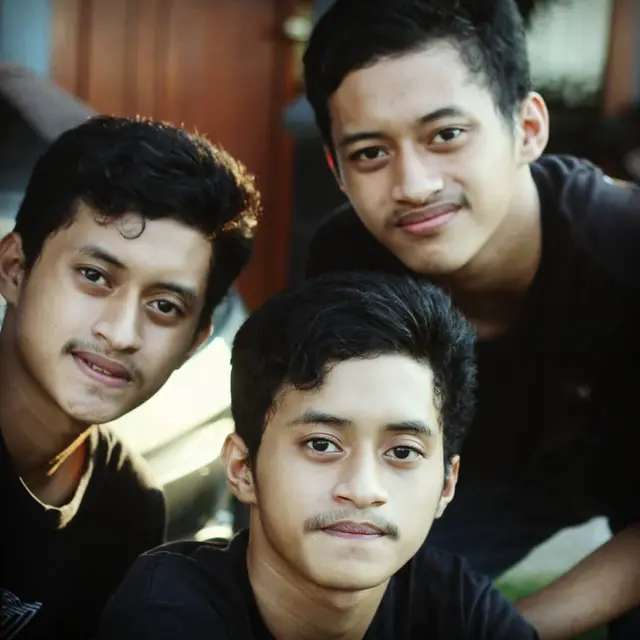6 Potret Kompak YouTuber Kembar 3, Asal Surabaya yang Curi Perhatian