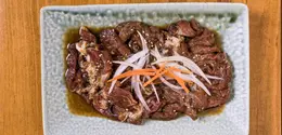 Daging bulgogi biasanya menggunakan irisan tipis daging sapi yang dimarinasi dengan campuran bumbu (Sumber: Pexels.com)