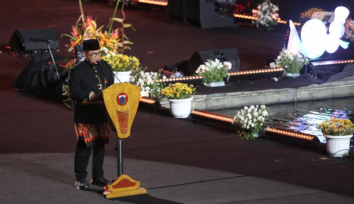 Gubernur Daerah Khusus Jakarta, Pramono Anung saat memberikan sambutan dalam malam puncak Hari Ulang Tahun (HUT) ke-498 kota Jakarta di Lapangan Banteng, Minggu (22/6/2025). (Liputan6.com/Angga Yuniar)