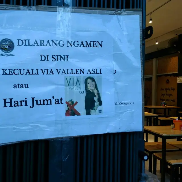 6 Peringatan Dilarang Ngamen Kecuali Lagu Dangdut Ini Kocak