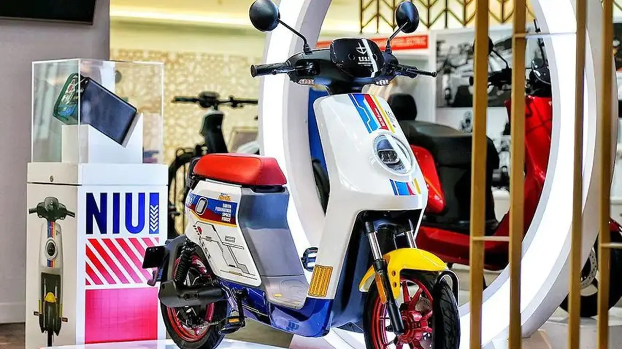 NIU Datangkan Kendaraan Listrik Bertemakan Mobile Suit Gundam