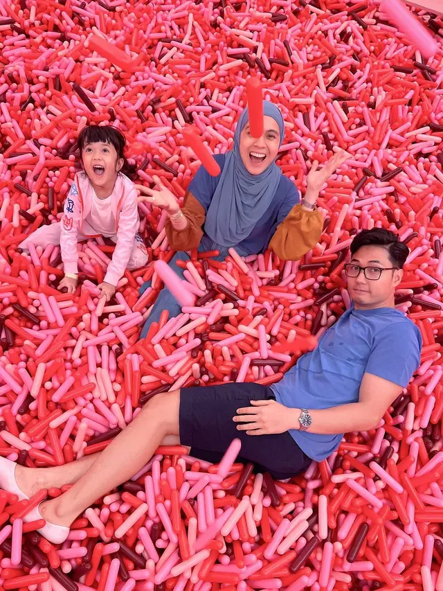 Nycta Gina liburan bersama keluarga (Instagram/missnyctagina)