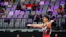 Sejumlah penonton Indonesia memberikan dukungan kepada para atlet tanah air dalam Kejuaraan Dunia Gimnastik 2025 di Indonesia Arena, Senayan, Jakarta, Senin (20/10/2025). (Bola.com/Bagaskara Lazuardi)