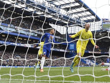 Christian Eriksen didaulat menjadi man of the match pertandingan Chelsea vs Brentford. Sang playmaker dinilai menjadi aktor utama di balik kemenangan The Bees di Stamford Bridge. (AFP/Glyn Kirk)