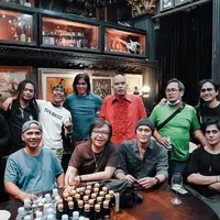 Ahmad Dhani rayakan ulang tahun bersama para mantan personel Dewa 19.