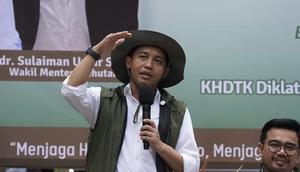 Menteri Kehutanan (Menhut) Raja Juli Antoni memberikan kuliah umum di Universitas Hasanuddin (UNHAS), Makassar, Sulawesi Selatan. (Tim News).