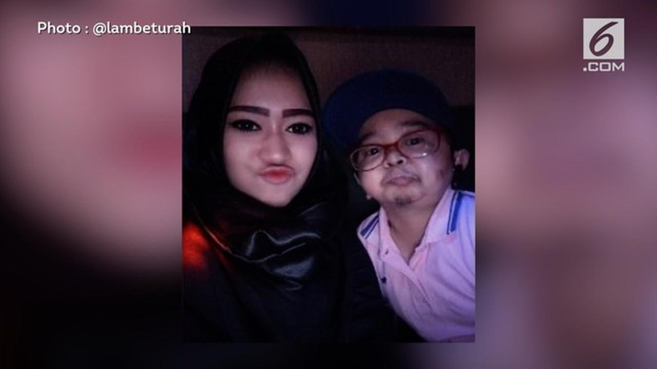 VIDEO: Daus Mini Foto Mesra dengan Seorang Wanita, Istri Baru?