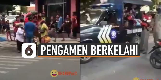 VIDEO: Viral Emak-Emak Pengamen Berkelahi