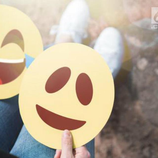 Menakjubkan 12+ Gambar Emoji Penuh Cinta - Richa Gambar