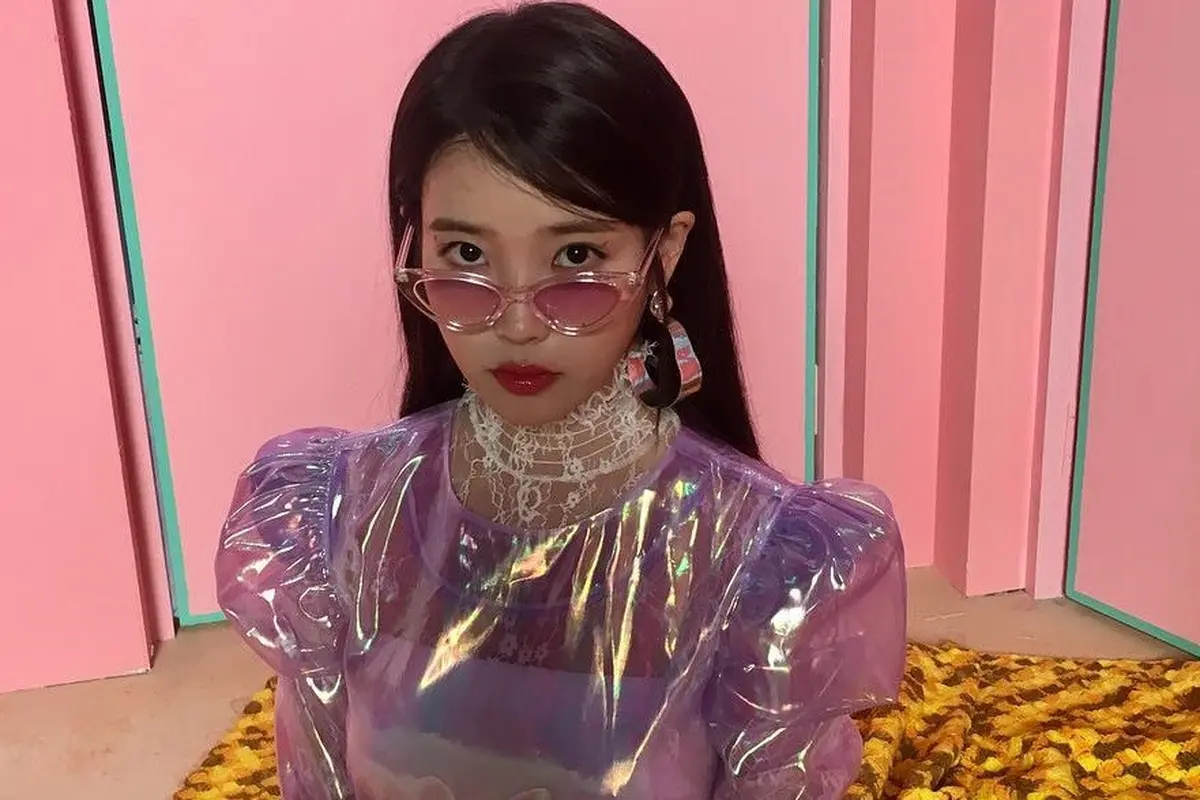 IU