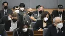 Duta Besar AS untuk Korea Selatan Harry Harris (tengah), dan diplomat asing lainnya mengenakan masker menghadiri konferensi pengarahan Menlu Korea Selatan Kang Kyung-wha mengenai situasi terkini terkait virus corona di Kemenlu Korea Selatan, Seoul (6/3/2020). (Jung Yeon-je/Pool Photo via AP)