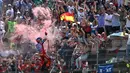Duel sengit antara Francesco Bagnaia dan Marc Marquez terjadi sepanjang 11 putaran terakhir lomba. (JORGE GUERRERO/AFP)