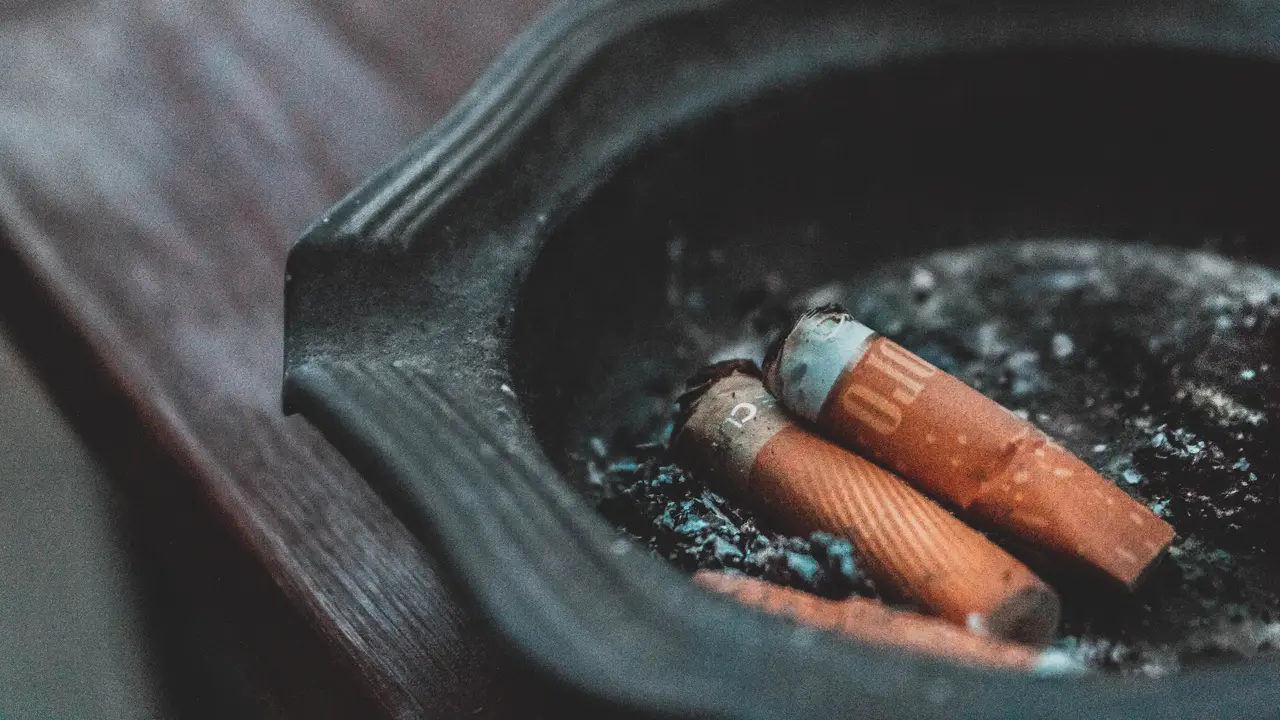 Tahukah Anda, Puntung Rokok Ternyata Termasuk Sampah B3