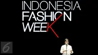 Menteri PMK, Puan Maharani memberikan kata sambutan saat pembukaan  Indonesia Fashion Week (IFW) 2016 di Jakarta Convention Center, Kamis (10/3). Perhelatan IFW 2016 ini akan digelar hingga 13 Maret mendatang. (Liputan6.com/Faizal Fanani)