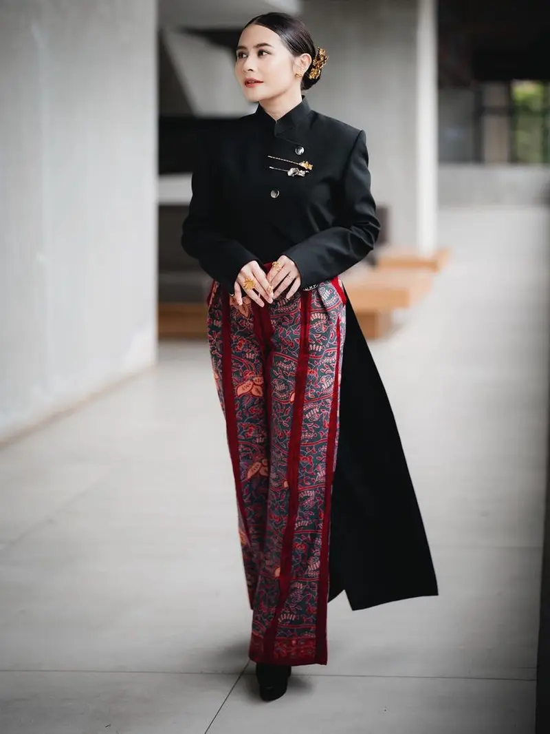 Inspirasi Modifikasi Kebaya ala Artis