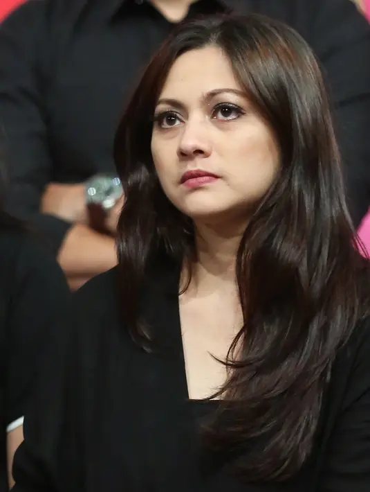 Dalam sinetron terbarunya, Cut Keke memerankan seorang muslim yang berusaha menutup diri dengan mengenakan jilbab. Baginya peran antagonis dan protagonis selalu memberinya tantangan. (Bambang E. Ros/Bintang.com)