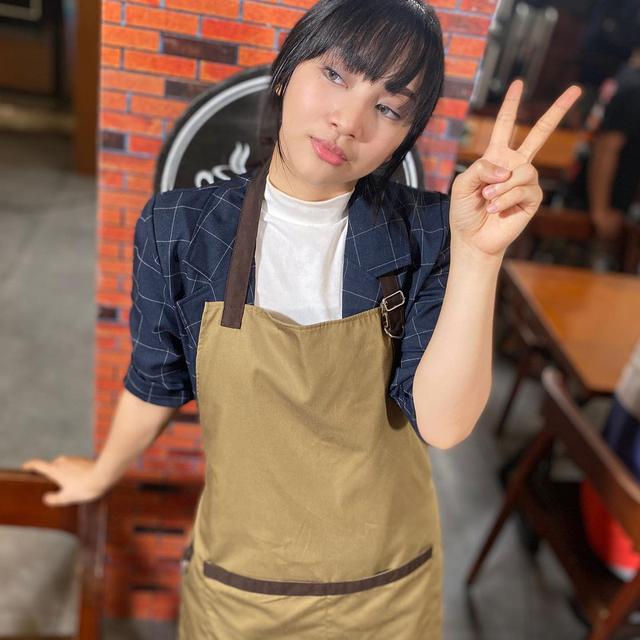 6 Potret Harini Sondakh dengan Rambut Berponi, Perankan Karakter Lebih Dewasa