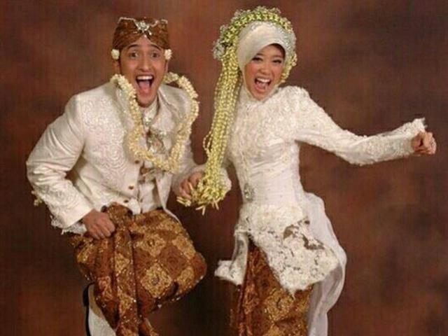 10 Tahun Pernikahan Irfan Hakim I Love You Bunda News Entertainment Fimela Com