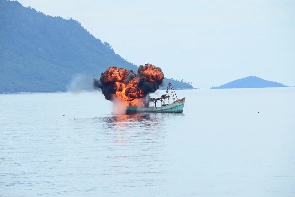 Kapal Asing