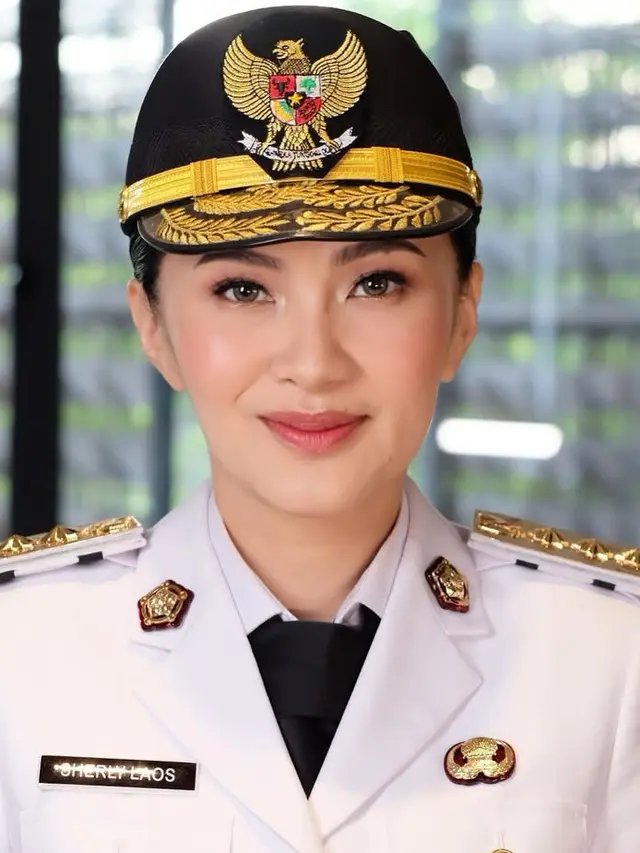 Sherly Tjoanda Gubernur Maluku Utara saat Pelantikan Kepala Daerah. [@byisabellefarradiva]