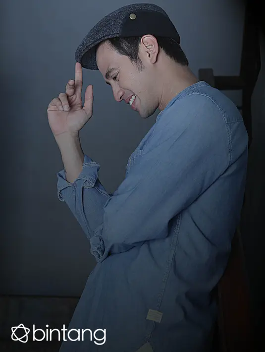 Tak dipungkiri oleh Tarra Budiman jika almarhum Olga Syahputra memang memiliki peran dalam karirnya di dunia hiburan. Namun bukan berarti pria kocak kelahiran 22 September 1986 ini tak memiliki talenta apa-apa. (Nurwhayunan/Bintang.com)