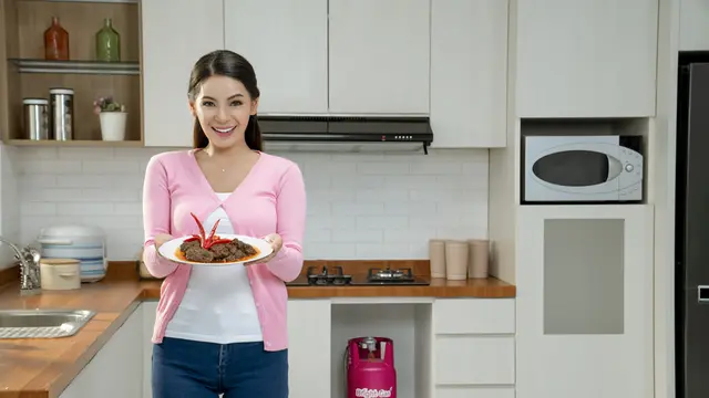 Sejuta Cara Pikat Hati Mertua, Pintar Masak Salah Satunya