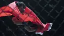 Petarung Cina, Xiong Jing Nan, berhasil mengalahkan petarung Singapura, Tiffany Teo, saat laga One Championship di JCC Senayan, Jakarta, Sabtu (20/1/2018). Jing Nan berhasil merebut juara dunia kelas jerami. (Bola.com/Vitalis Yogi Trisna)