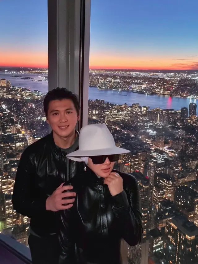 8 Potret Liburan Syahrini di New York, Pamer Kemesraan Bareng Reino Barack