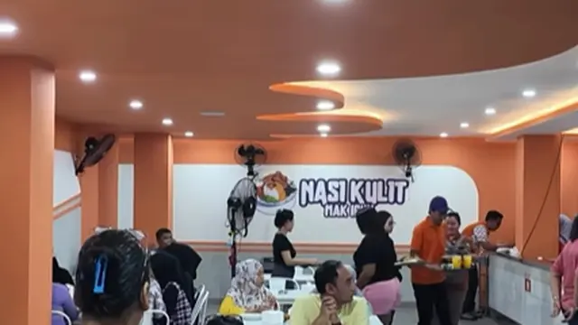 Desain Warung Makan Nasi Kulit Ayam Ivan Gunawan