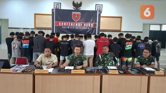 Konferensi pers pengungkapan sindikat Passobis oleh Kodam XIV Hasanuddin (Liputan6.com/Fauzan)