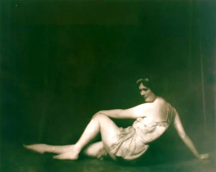 Isadora Duncan, sang penari (New York Public Library Digital Collections)