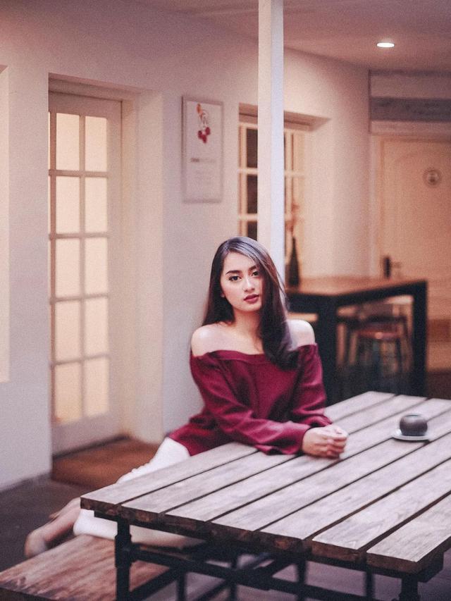 7 Gaya Kasual Memes Prameswari, Wanita yang Dikabarkan Dekat Dengan Billy Syahputra