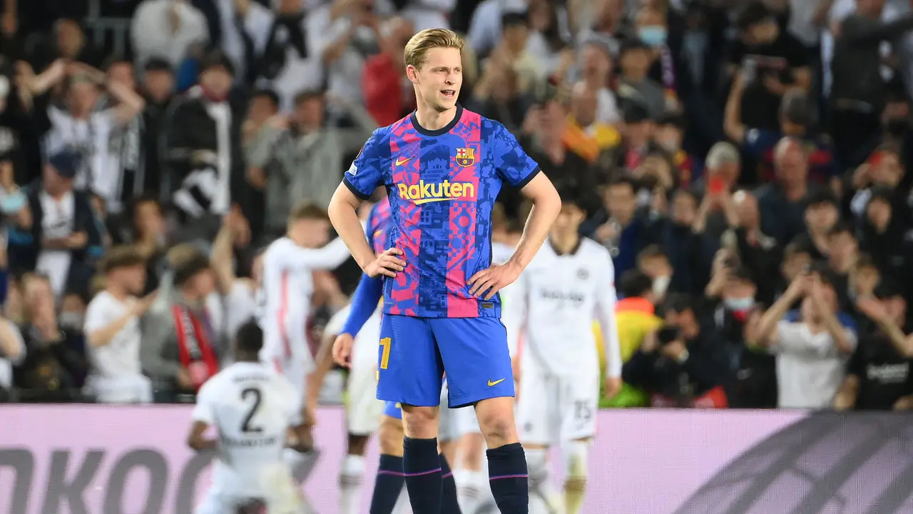 Foto: Kecewanya Penggawa Barcelona Saat Disingkirkan Eintracht Frankfut dari Liga Europa di Kandang Sendiri