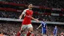 4. Mesut Ozil. Raja assist musim lalu, Mesut Ozil, menjadi salah satu dari dua jersey Arsenal yang masuk dalam daftar 10 besar jersey terlaris Premier League. (AFP/Ian Kington)