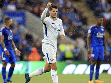 Alvaro Morata salah satu kandidat pencetak gol saat Derby London antara Chelsea melawan Arsenal pada pekan kelima Premier League di Stamford Bridge, Minggu (17/9/2017). Morata telah mengoleksi 3 gol untuk Chelsea.  (Mike Egerton/PA  via AP)