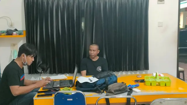 Pelaku menjalani pemeriksaan penyidik di Mapolda Kaltim. Foto istimewa