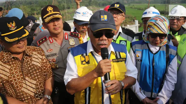 Naiki Truk, Menteri PUPR Uji Coba Jembatan Kali Kuto