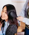 Rambut yang sehat, tebal, dan kuat bukan hanya dipengaruhi oleh faktor keturunan, tetapi juga kebiasaan sehari-hari yang dilakukan secara konsisten. (foto/dok: freepik)