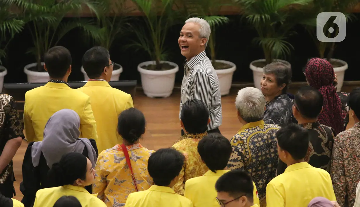 Bakal calon presiden dari Partai Demokrasi Indonesia Perjuangan (PDIP) saat menyampaikan kuliah kebangsaan di Fakultas Ilmu Sosial dan Ilmu Politik (FISIP) Universitas Indonesia (UI), Depok, Senin (18/9/2023). (merdeka.com/Arie Basuki)