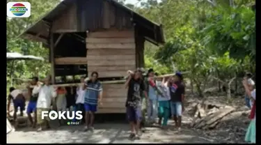 Warga Desa Bakubakulu di Kabupaten Sigi, Sulawesi Tengah, memiliki tradisi unik. Salah satu tradisi yang masih terjaga adalah gotong royong memindahkan rumah.